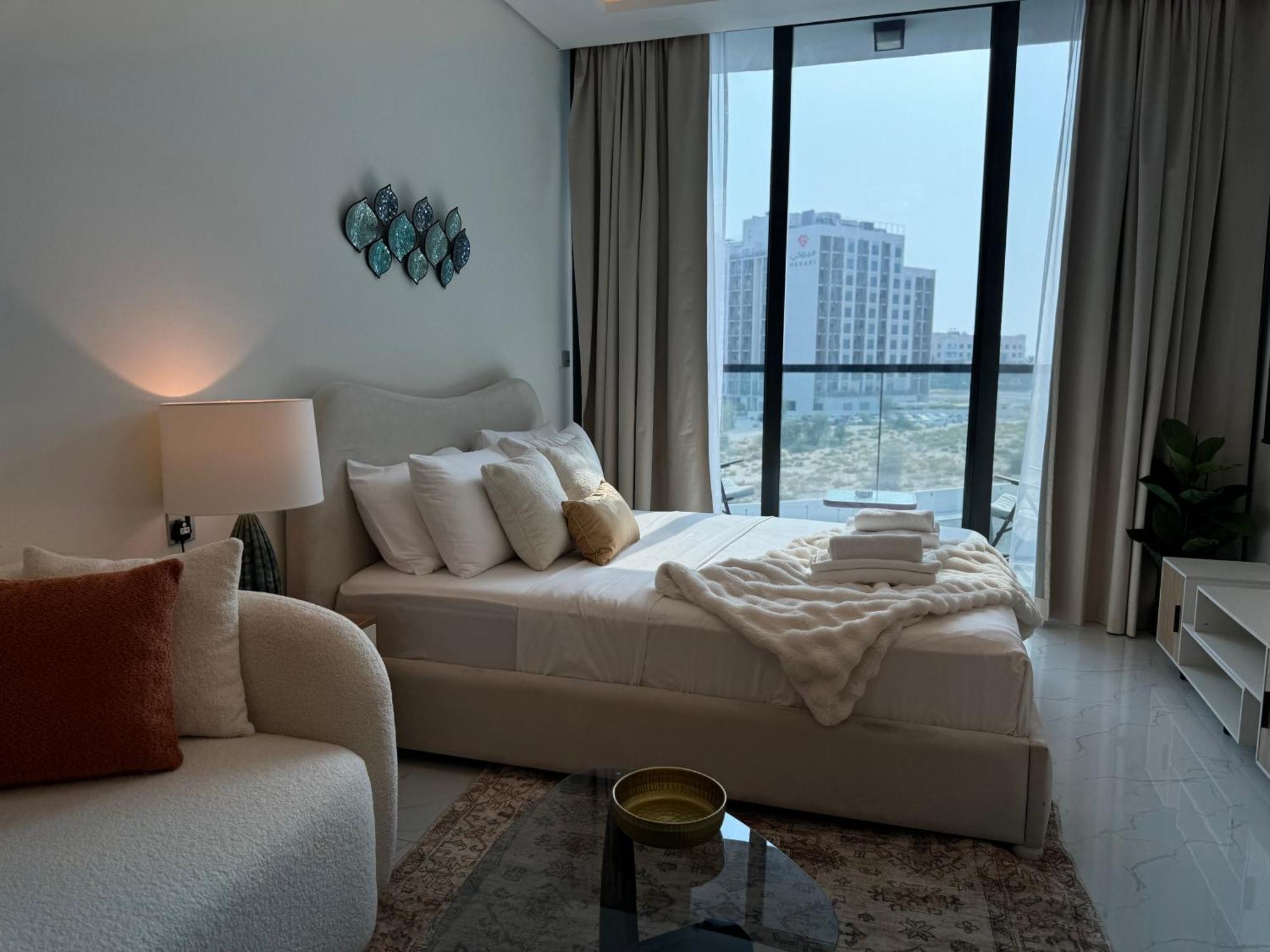 Ashri Hh Studio In Samana Hills With Pool View Apartment