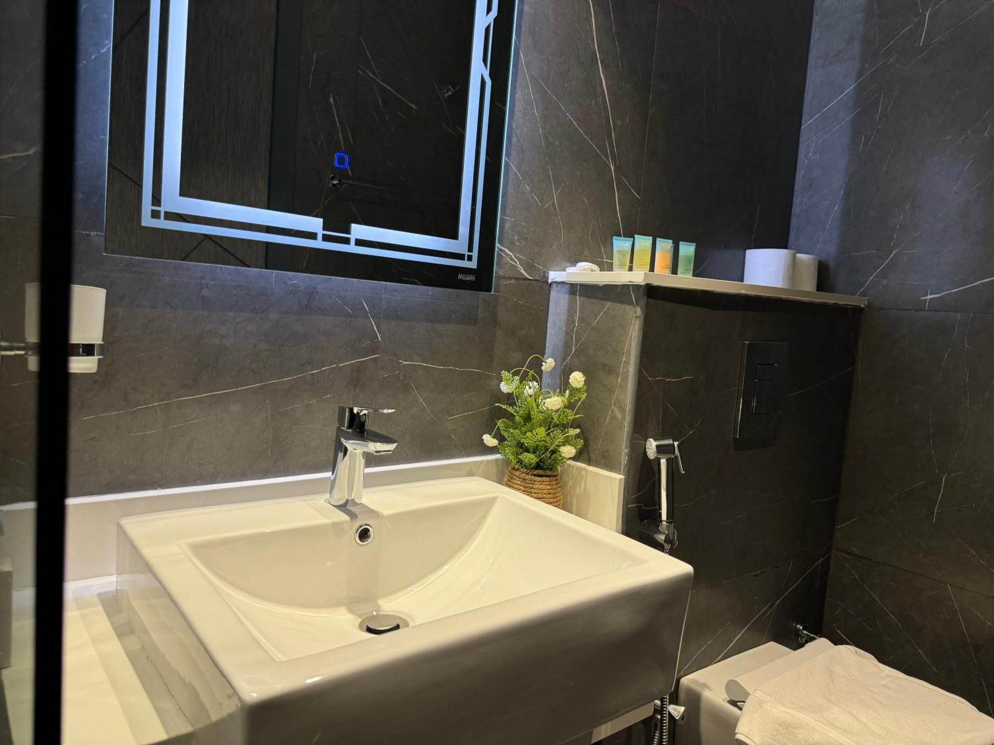 Ashri Hh Studio In Samana Hills With Pool View Apartment Dubai
