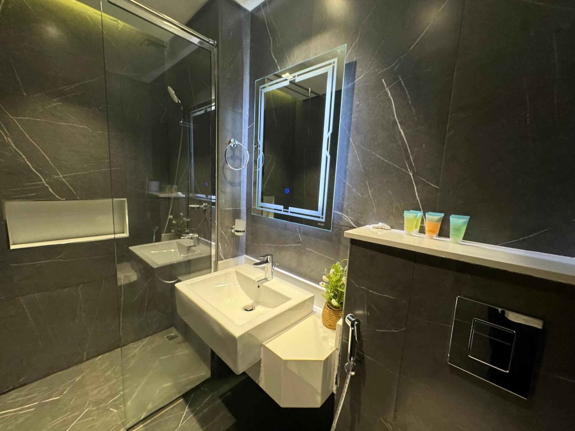 Apartment Ashri Hh Studio In Samana Hills With Pool View
